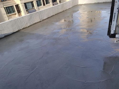 頂樓復(fù)式露臺(tái)防水與保溫施工 匠心與良心的雙重考驗(yàn)